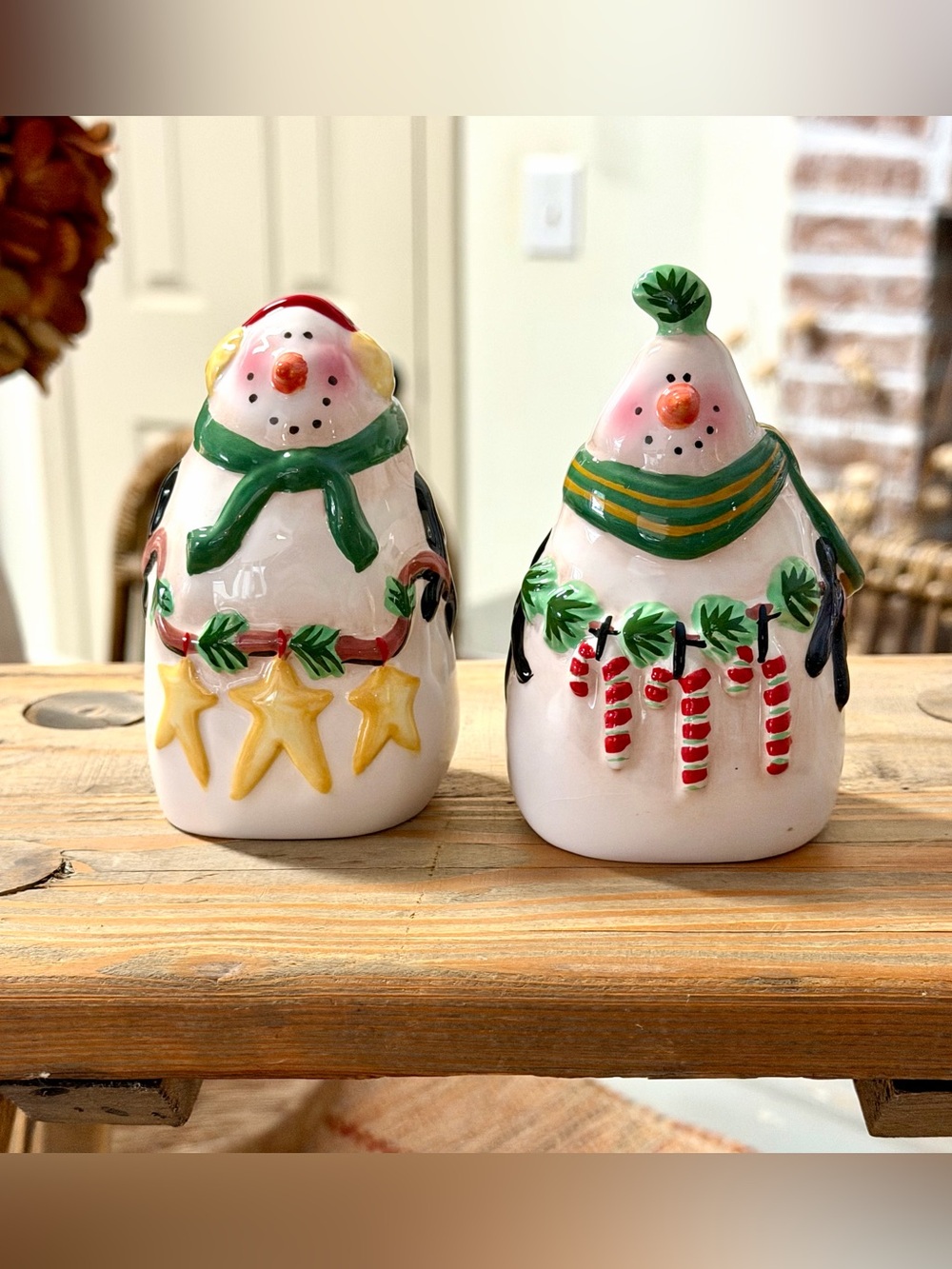 Vintage Oneida Festive Snowman Salt & Pepper Shaker Set